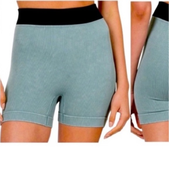 Zenana blue gray washed ribbed shorts size small/medium - Picture 4 of 5